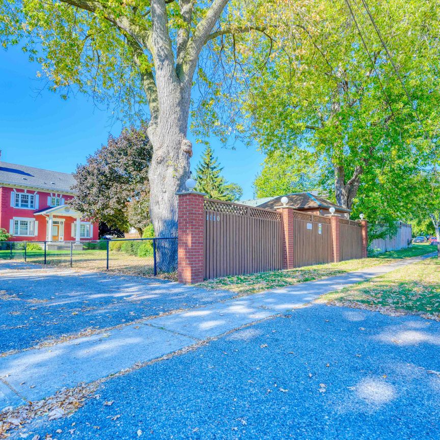 For Lease - 1110 Simcoe Street Unit# Upper #3, Oshawa, Ontario - Photo 1