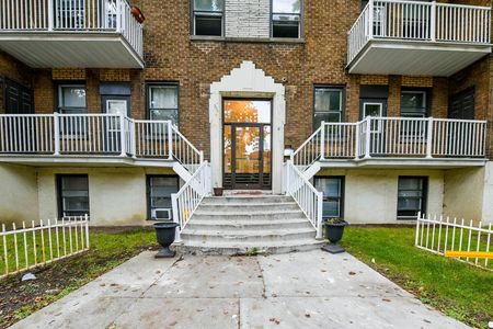 3495 Van Horne - Photo 4