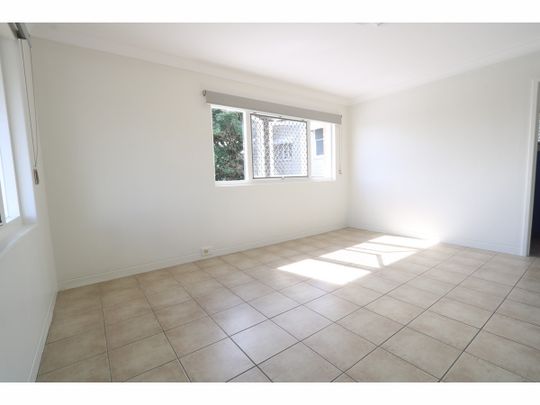 Boutique unit in Annerley - Photo 1