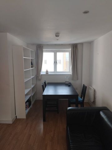2 Bed Flat, Tredegar Road, E3 - Photo 2