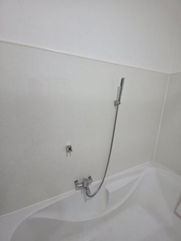 3 Bed Terraced House, Byron Avenue, E12 - Photo 2