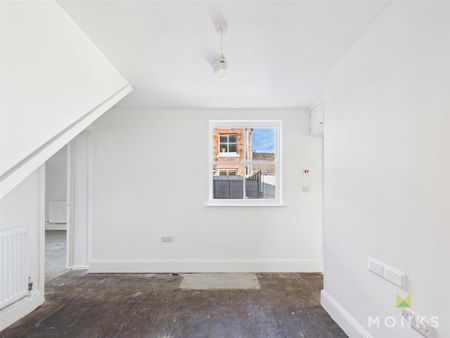 2 bedroom semi-detached house to rent - Photo 2