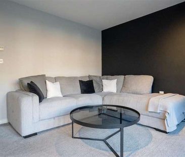 Griffin Lane, Solihull, B90 - Photo 2