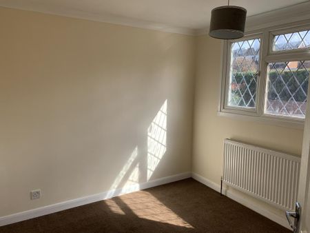 3 bedroom semi-detached house to rent - Photo 5