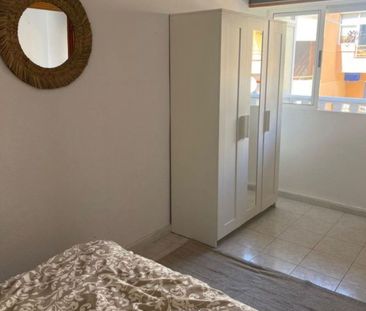 Apartamento de alquiler en Roentgen, Zona Playa de los Locos - Photo 2