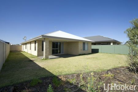 FABULOUS FAMILY HOME - GET IN QUICK!!! - Photo 3