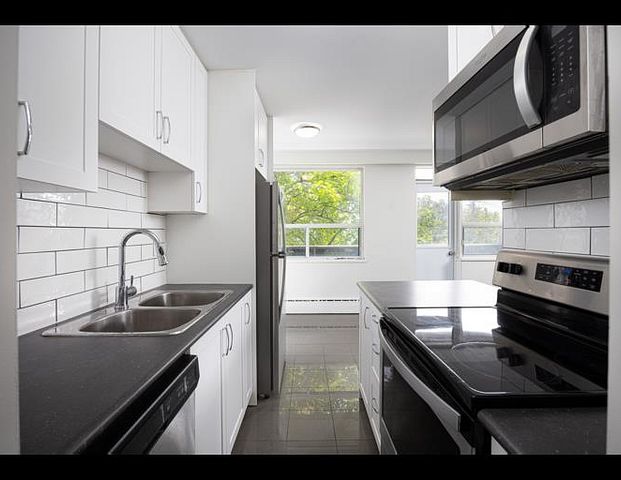 3888 Bathurst Street | 3888 Bathurst Street, Toronto - Photo 1