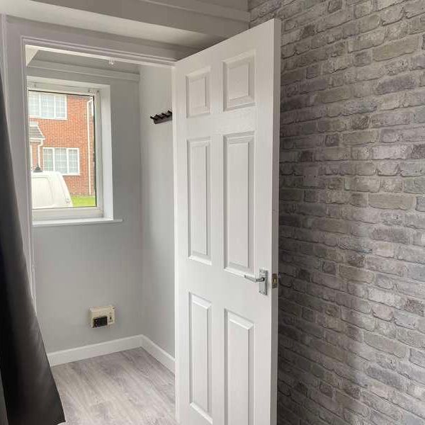 Varley Gardens, Flanderwell, Rotherham, S66 - Photo 1