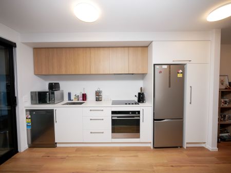 AVAILABLE 1st January 2027 - fully furnished apartment - Photo 5