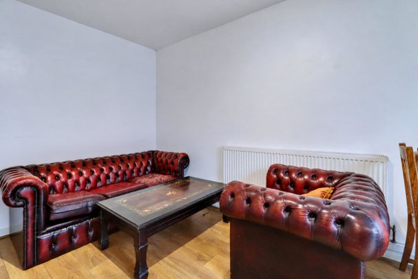Terraced House to rent - Champion Hill, London, SE5 - Photo 1