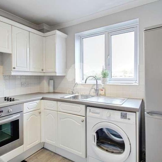 Spring Park, Holmlea Walk, Datchet, SL3 - Photo 1