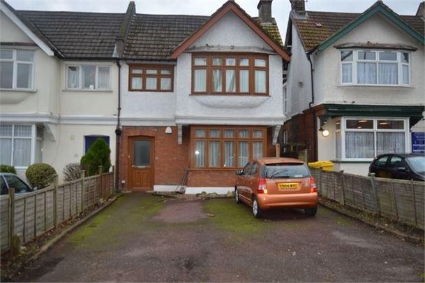 6 bedroom semi-detached house to rent - Photo 1