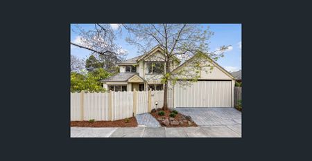 Light-Filled 3-Bedroom Townhouse in Prime Caulfield Location | FLARE REAL ESTATE - Photo 3