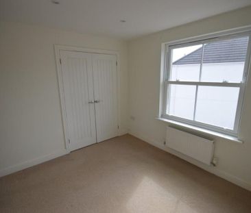 2 bedroom end of terrace house to rent - Photo 1