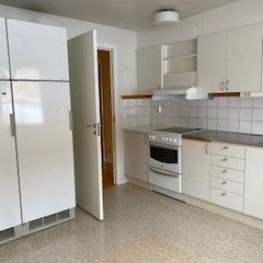 Skarpbrunnavägen, Norsborg - Photo 2