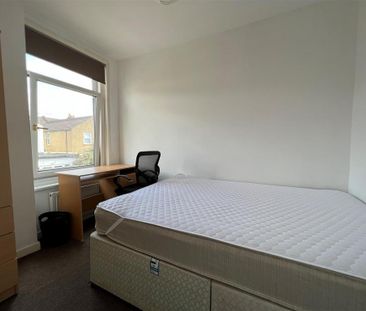 4 bedroom terraced house to rent - Photo 3