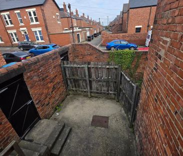 2 bedroom flat to rent - Photo 4