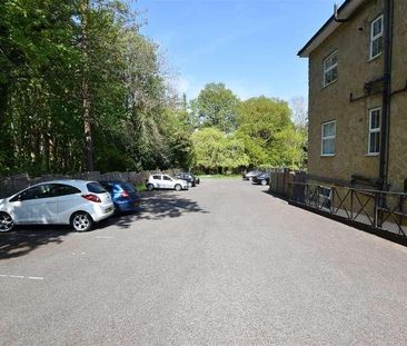 Nutfield Road, Redhill, RH1 - Photo 3