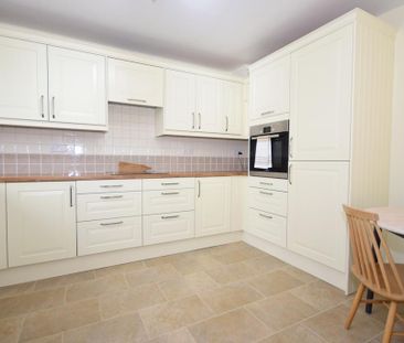 3 bedroom terraced house to rent - Photo 6