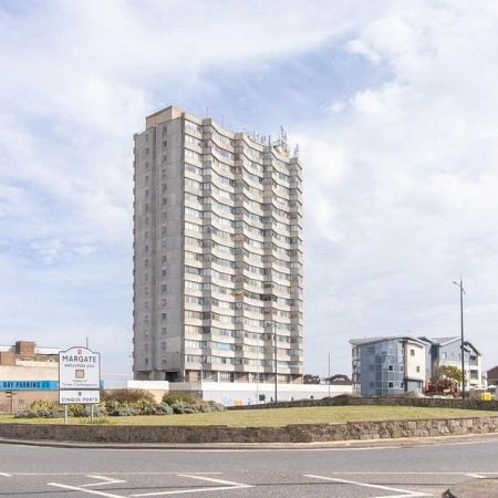 All Saints Avenue, Margate, CT9 1XP, Kent - Photo 4
