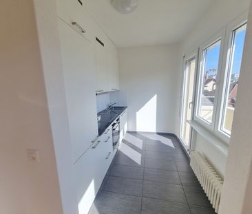 Très bien situé - rénové - inondé de lumière - Photo 3