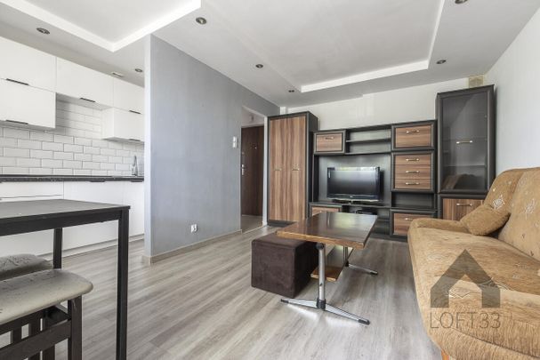 Piękne, dwupokojowe mieszkanie w centrum Jaworzna do wynajęcia | Spacer 3D - Photo 1