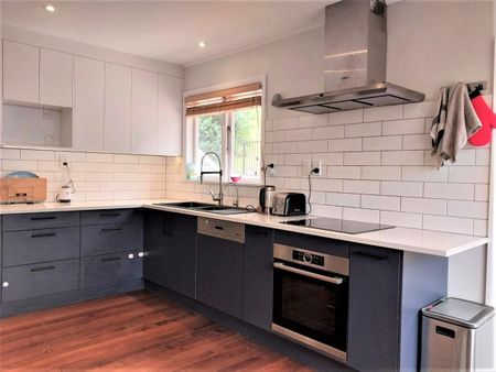 Sunny Three Bedroom Home in Miramar - Photo 2