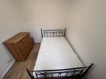 Walsgrave Road, Stoke, Coventry - - Photo 2