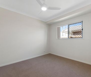 Convenient Duplex - Photo 3