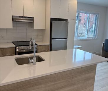 Studio moderne avec vue sur le Lac des Nations – TOUT INCLUS - Photo 3