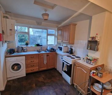 Room 2, 157 Ulsterville Avenue, Belfast, BT9 7AU - Photo 5