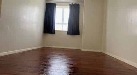 Renovated 3-Bedroom Home on Large Fully Fenced Section - Pets Considered - Photo 5