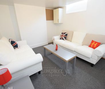 5 bedroom terraced house to rent - Photo 1