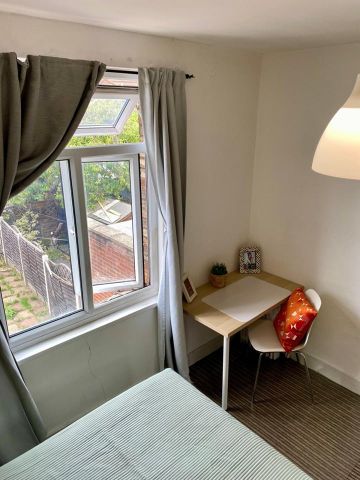 Room in a Shared House, Litchfield Gardens, NW10 - Photo 4