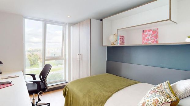 1 bedroom in a flat share to rent - Photo 1