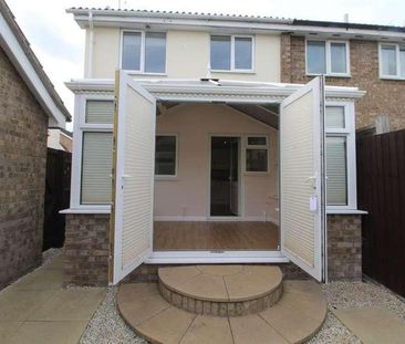 Rivetts Close, Olney, MK46 - Photo 2