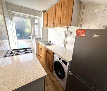 Faversham Road, Morden, SM4 - Photo 3