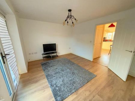 2 bedroom semi-detached house to rent - Photo 2