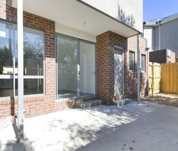 4/4 Harrison Street, - Photo 5