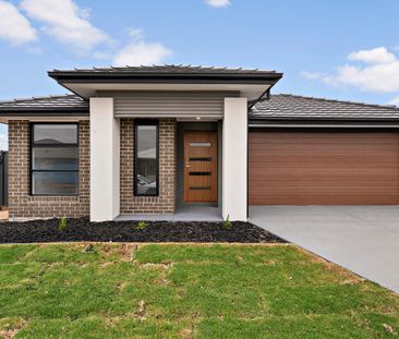 Modern Family Living in Fairway Meadows - Photo 1