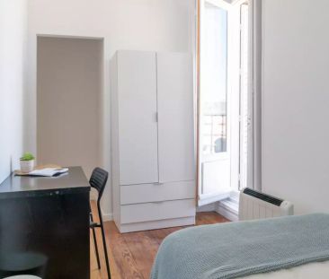 Room in a shared 7-bedroom apartment for rent in Sol, perfect for p... - Photo 4