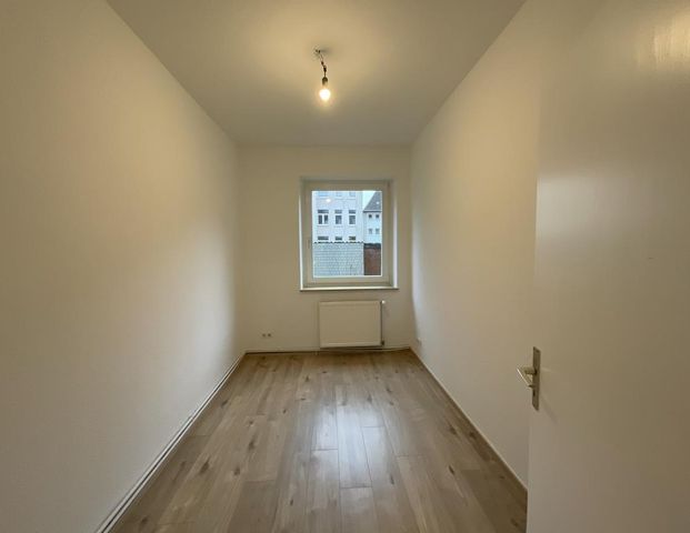 Renovierte 3-Zimmer-Wohnung mit Wanne in Wilhelmshaven City - Photo 1