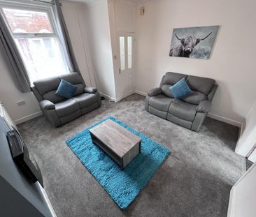 2 bedroom terraced house to rent - Photo 3