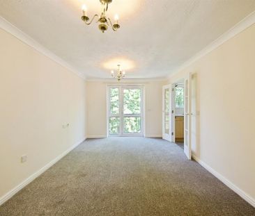 1 bedroom retirement property to rent - Photo 5