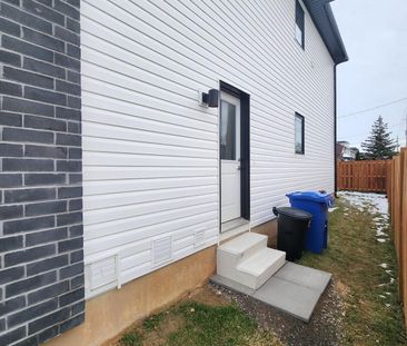 For Lease - 2 Marina Place, Welland, Ontario - Photo 2