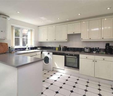 Woking, Surrey, GU22 - Photo 3