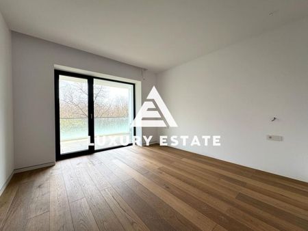 Inchiriere apartament nou 4 camere vedere libera padure- zona Baneasa - Photo 2