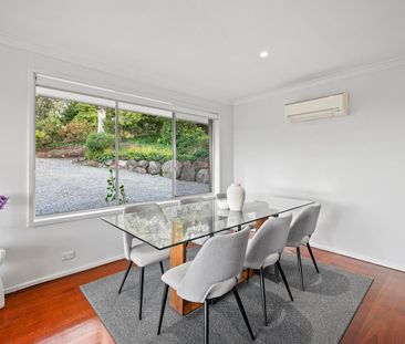 4 Summit Cres, Ringwood North VIC 3134 - House For Rent | Domain - Photo 3