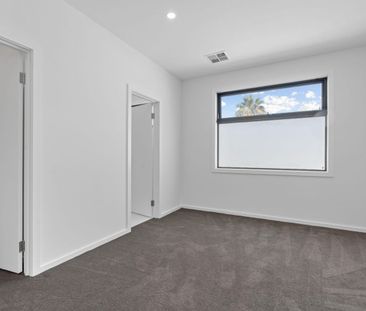 Modern Comfort and Effortless Living - Photo 2