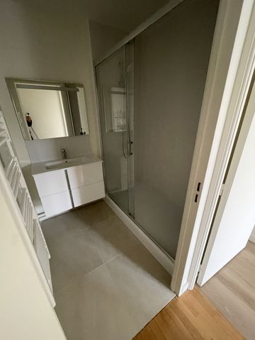 LOCATION - 2 PIECES AVEC BELLE TERRASSE - PARFAIT ETAT - Photo 2